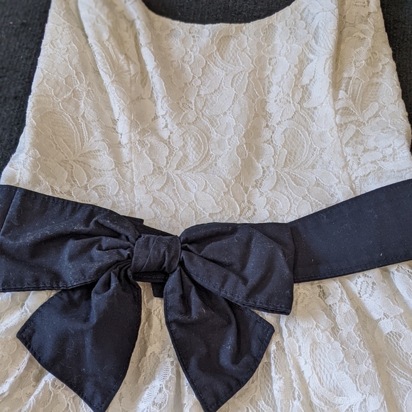 White lace dress - Picture 2 of 3